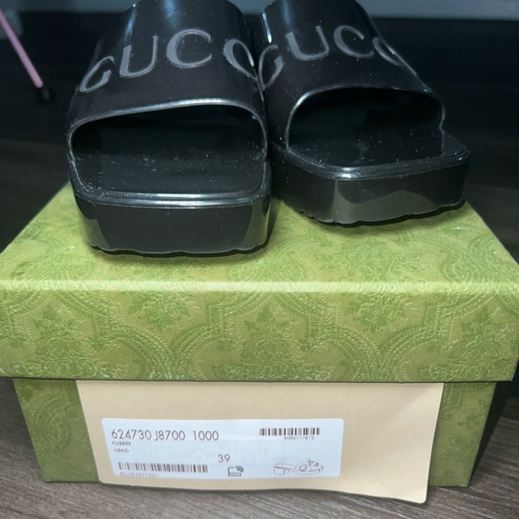 Gucci Rubber heeled sandals 100% Authentic - Picture 7 of 8